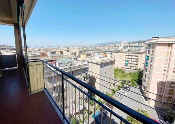 appartamento in vendita a Genova in zona Sestri Ponente