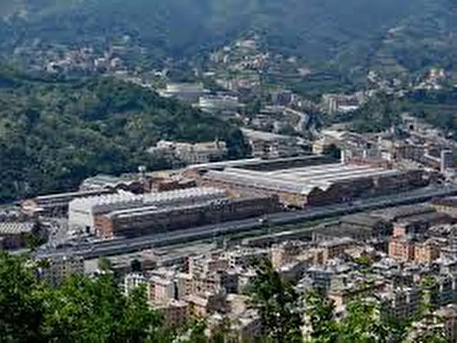 capannone in vendita a Genova in zona Cornigliano