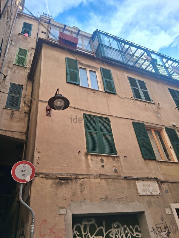 appartamento in vendita a Genova in zona Sottoripa / Maddalena / Molo