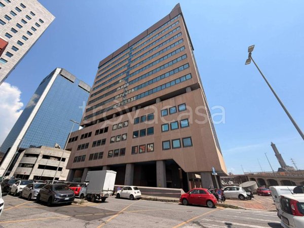ufficio in vendita a Genova in zona Sampierdarena