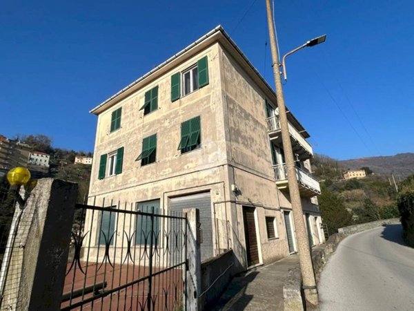 appartamento in vendita a Genova in zona Acquasanta