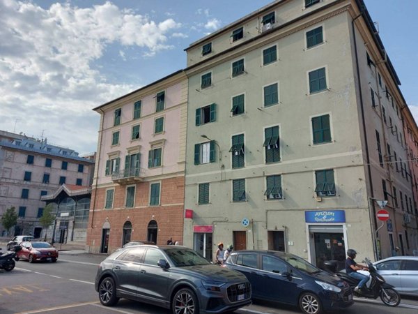 appartamento in vendita a Genova in zona Sestri Ponente