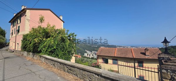 appartamento in vendita a Genova in zona Staglieno
