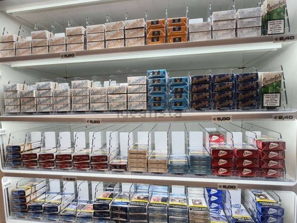 negozio in vendita a Genova in zona Quarto dei Mille
