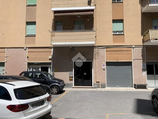 locale commerciale in vendita a Genova