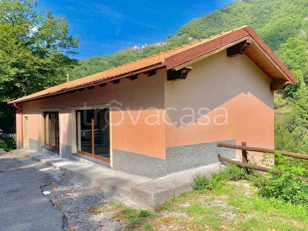 appartamento in vendita a Genova in zona Bavari