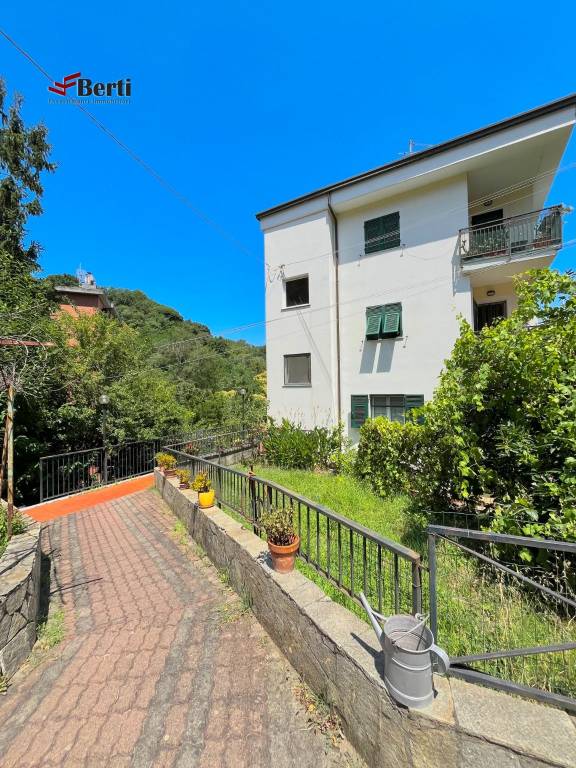 appartamento in vendita a Genova in zona Rivarolo