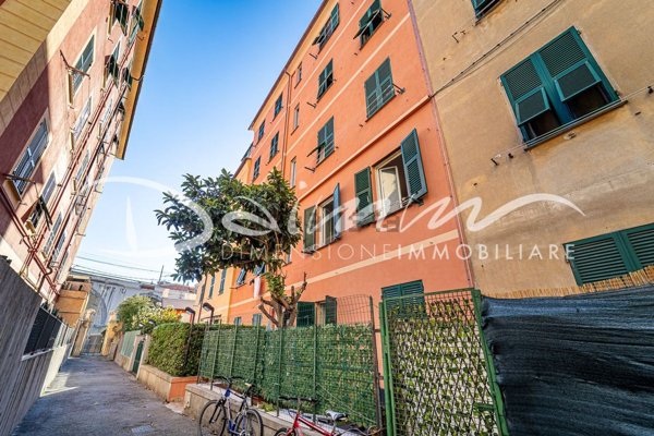 appartamento in vendita a Genova in zona Sturla