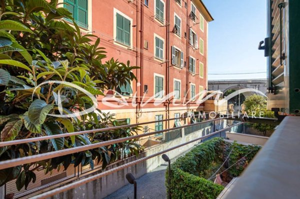 appartamento in vendita a Genova in zona Sturla