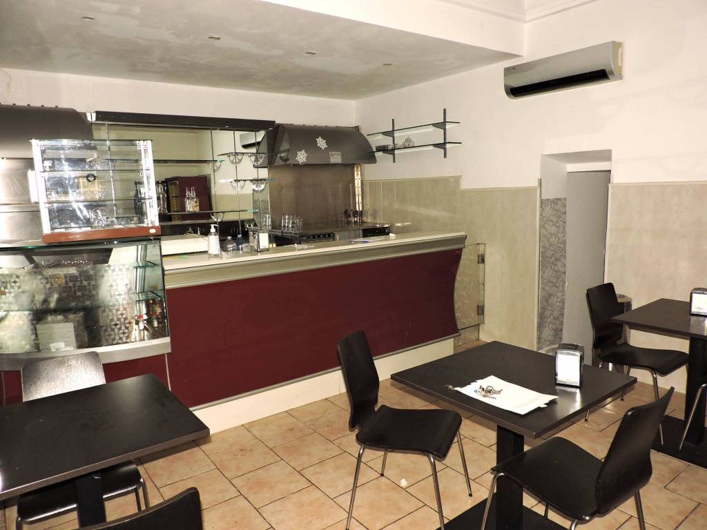 negozio in vendita a Genova in zona Sampierdarena
