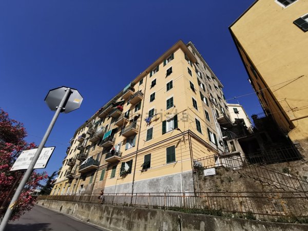 appartamento in vendita a Genova in zona Sestri Ponente