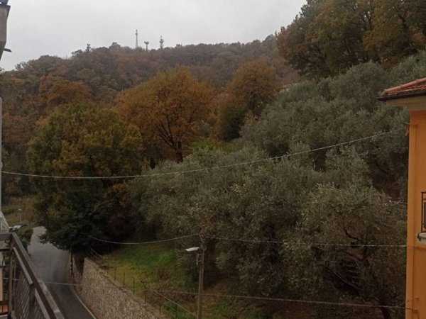 appartamento in vendita a Genova in zona Molassana