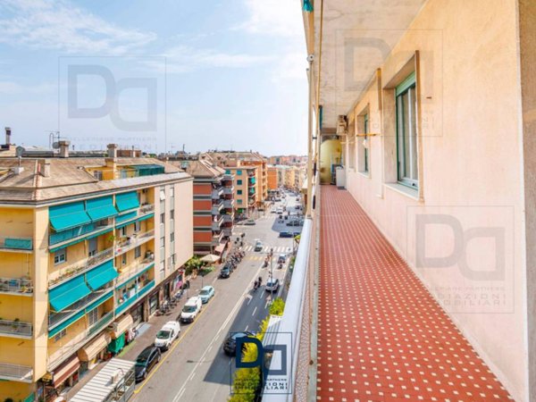 appartamento in vendita a Genova in zona Sturla