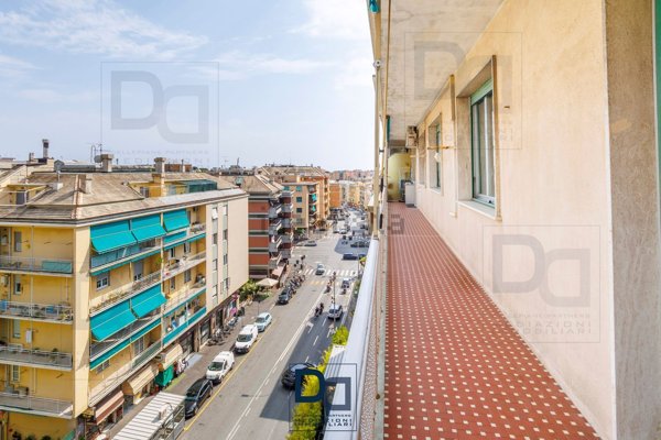 appartamento in vendita a Genova in zona Sturla