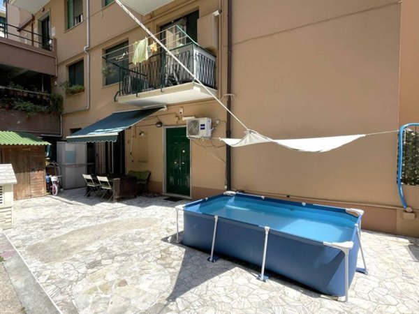 appartamento in vendita a Genova in zona Lagaccio / Granarolo