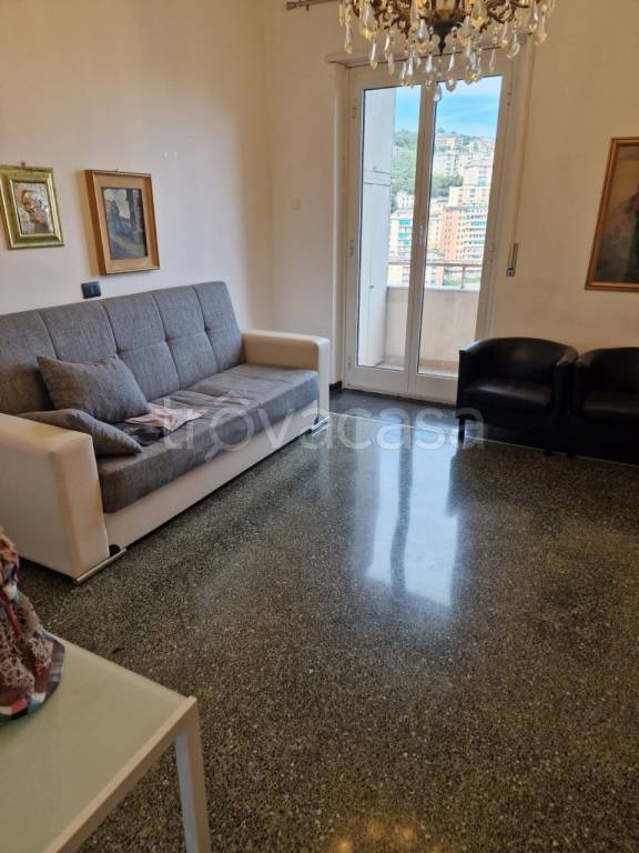 appartamento in vendita a Genova in zona Staglieno