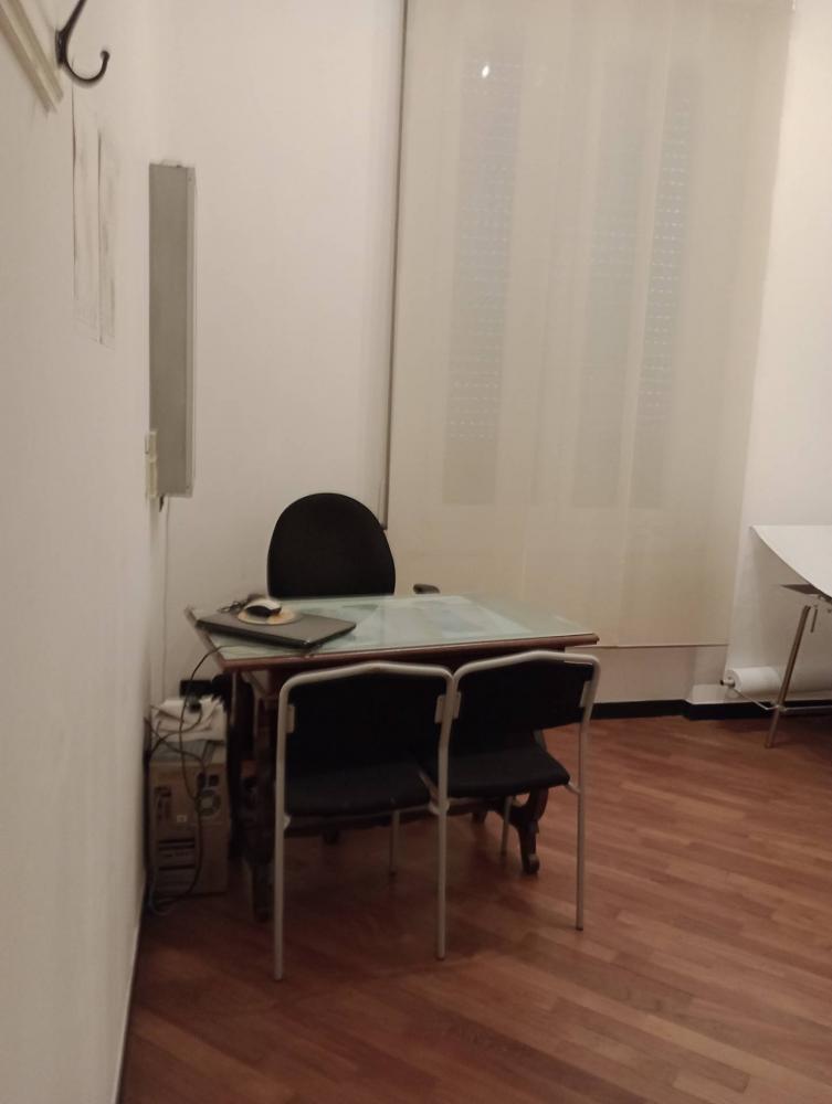 ufficio in vendita a Genova in zona Foce