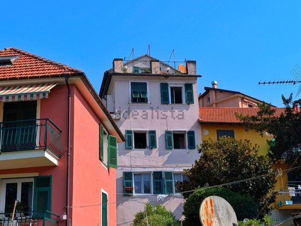 appartamento in vendita a Genova in zona Molassana