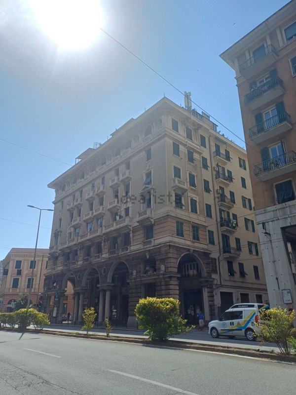 appartamento in vendita a Genova in zona Sampierdarena