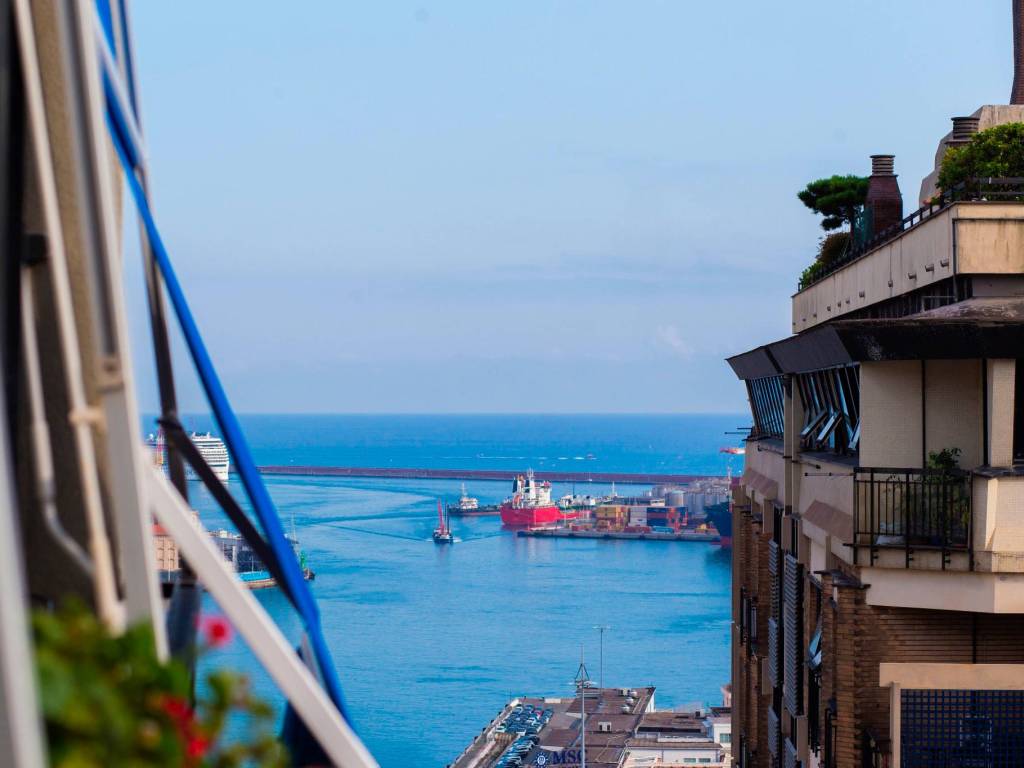 appartamento in vendita a Genova in zona DiNegro