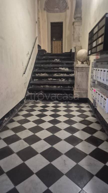 appartamento in vendita a Genova in zona Sottoripa / Maddalena / Molo