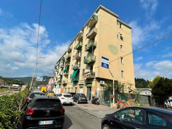 appartamento in vendita a Genova in zona Bolzaneto