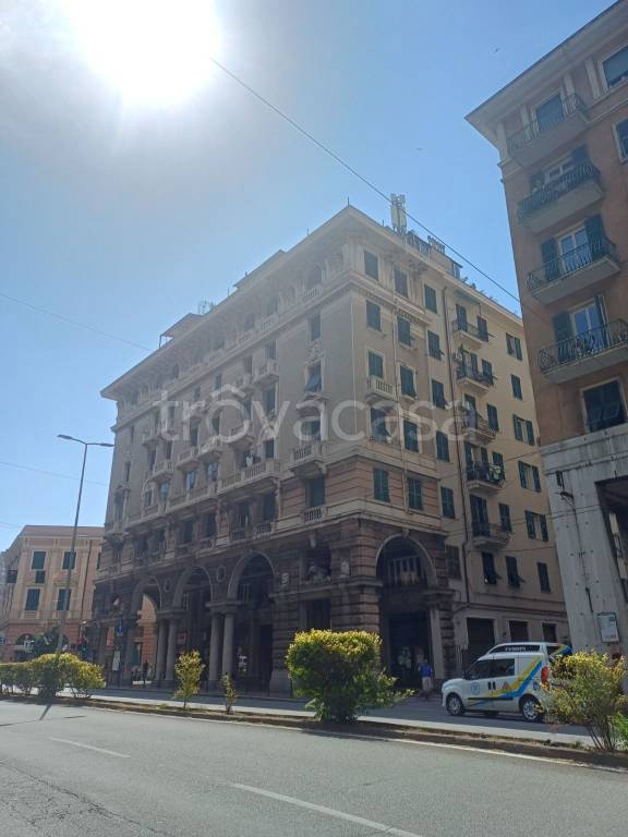 appartamento in vendita a Genova in zona Sampierdarena