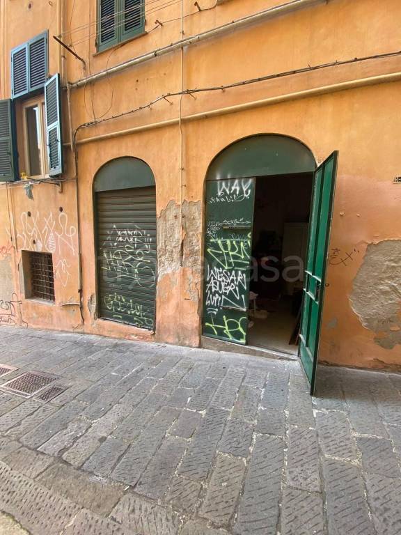 negozio in vendita a Genova in zona Sottoripa / Maddalena / Molo