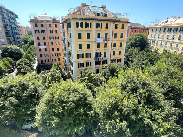 appartamento in vendita a Genova in zona Carignano