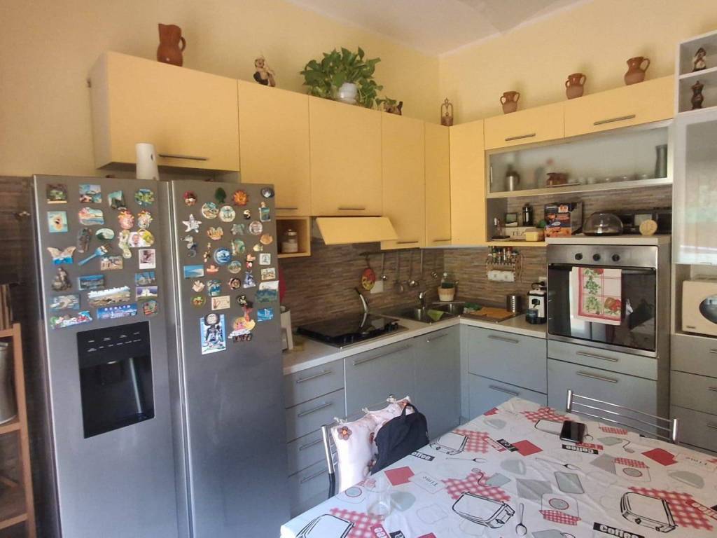 appartamento in vendita a Genova in zona Rivarolo