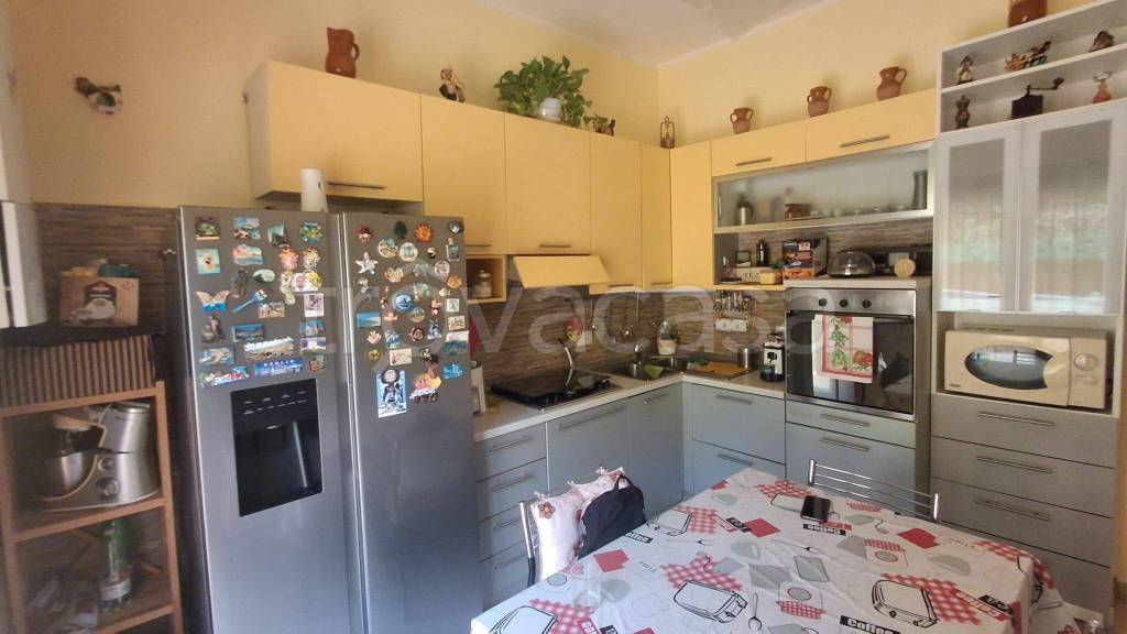 appartamento in vendita a Genova in zona Rivarolo