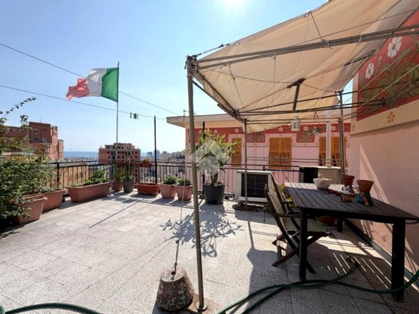 appartamento in vendita a Genova in zona Lagaccio / Granarolo