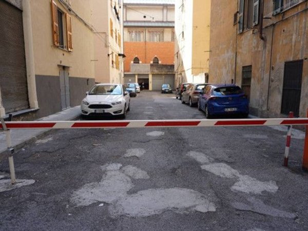 negozio in vendita a Genova in zona Sampierdarena
