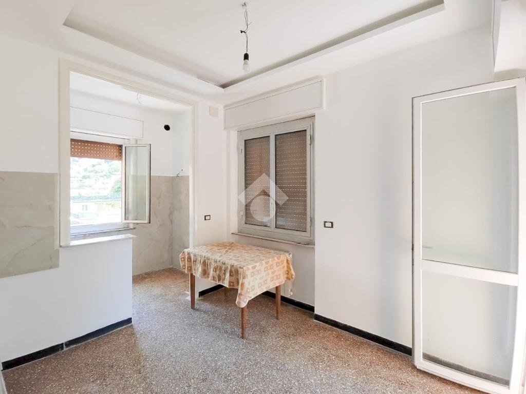 appartamento in vendita a Genova in zona Rivarolo