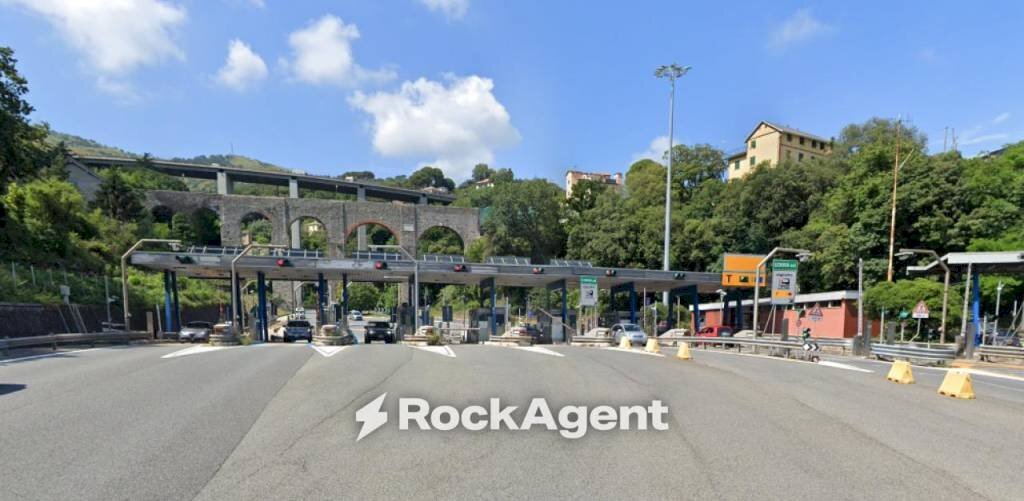 casa indipendente in vendita a Genova