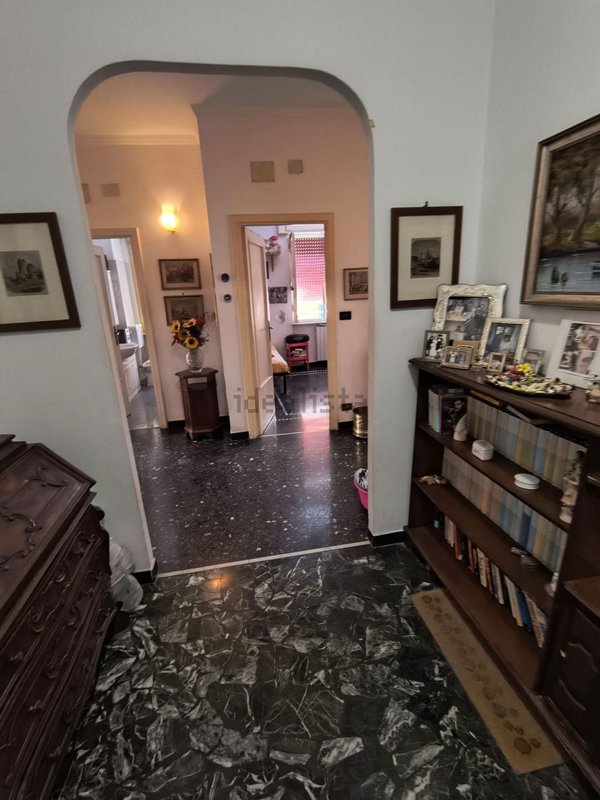 appartamento in vendita a Genova in zona Sestri Ponente