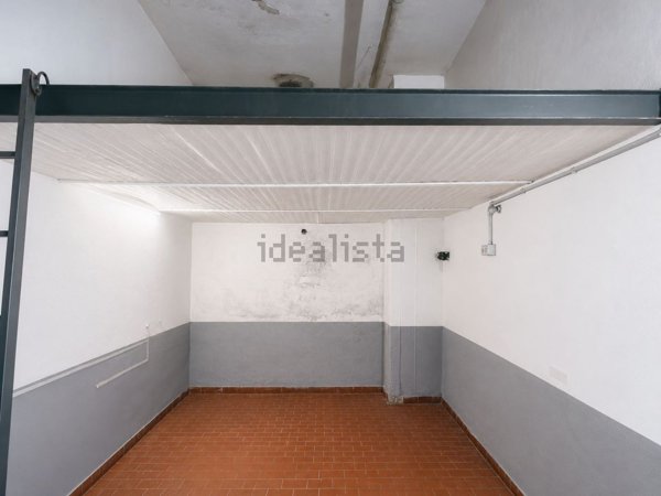 locale di sgombero in vendita a Genova in zona Quezzi