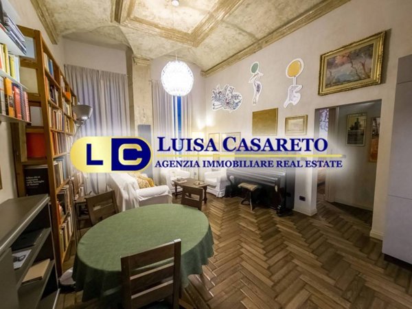 appartamento in vendita a Genova in zona Sottoripa / Maddalena / Molo