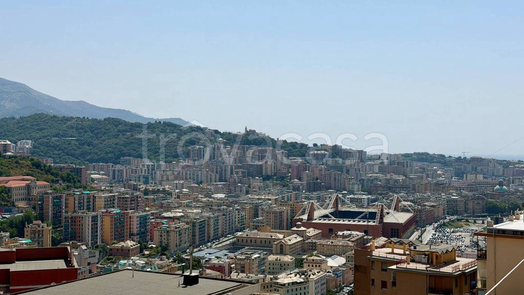 appartamento in vendita a Genova in zona Staglieno