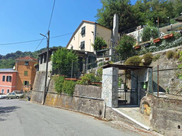 casa indipendente in vendita a Genova in zona Bolzaneto