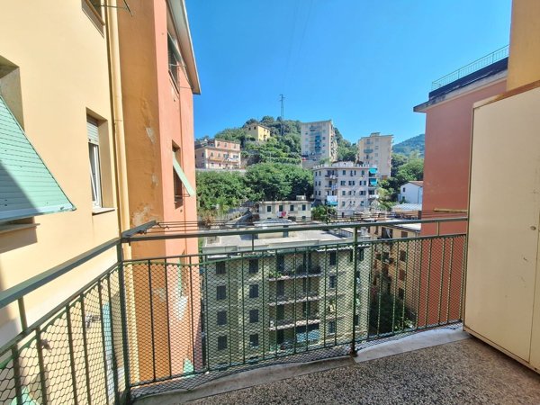 appartamento in vendita a Genova in zona Bolzaneto