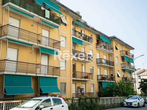 appartamento in vendita a Genova in zona Sestri Ponente