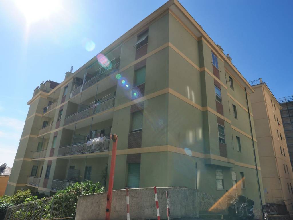 appartamento in vendita a Genova in zona Rivarolo