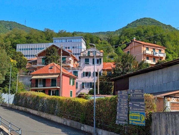appartamento in vendita a Genova in zona Molassana