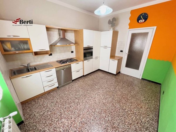 appartamento in vendita a Genova in zona Rivarolo