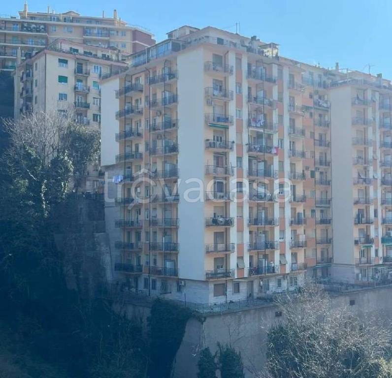 appartamento in vendita a Genova in zona Lagaccio / Granarolo