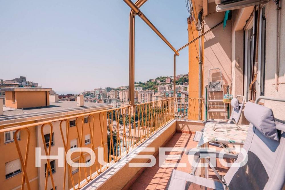 appartamento in vendita a Genova in zona Oregina