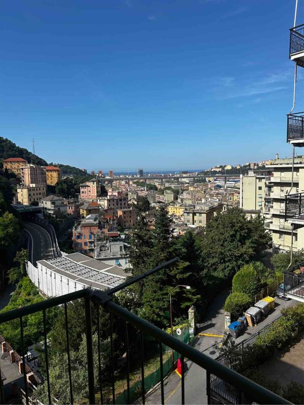 appartamento in vendita a Genova in zona Certosa