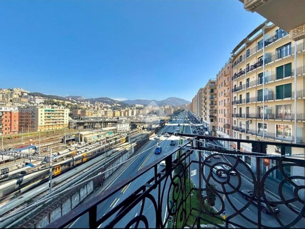 appartamento in vendita a Genova in zona Foce