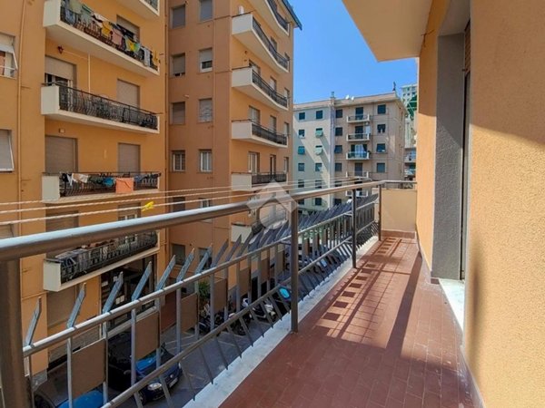 appartamento in vendita a Genova in zona Rivarolo